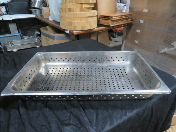 Full Size 2.5 Inch Perforated Hotel Pan. 2XBID - Image 1 of 1