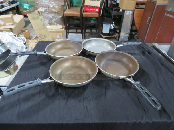 8 Inch Vollrath Saute Pan With Kool Touch Handle. 4XBID