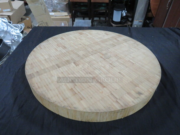 16 Inch Round Heavy Wooden Platform Presentation Holders. 1.5 Inch Thick. 4XBID 