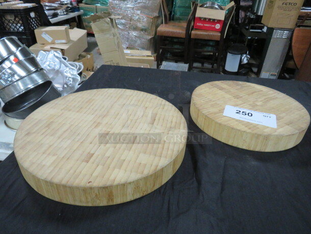 Assorted Size Round Heavy Wooden Platform Presentation Holders. 1.5 Inch Thick. 1-10 Inch, 3-12 Inch.4XBID 