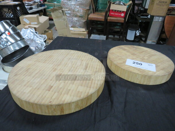 Assorted Size Round Heavy Wooden Platform Presentation Holders. 1.5 Inch Thick. 1-10 Inch, 3-12 Inch.4XBID  - Image 1 of 1