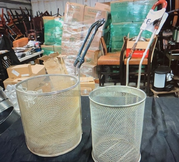 Assorted Size Round Fry Basket. 2XBID - Image 1 of 1