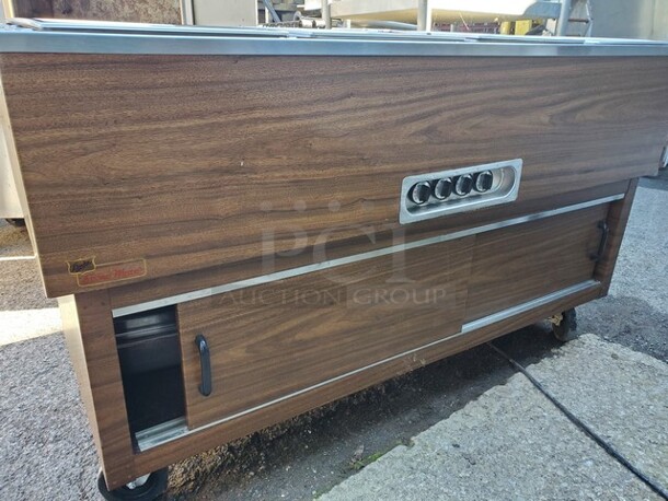 WATERLESS 4 Bay Food Warmer 120Volts
On casters! (Lids not included) - Image 3 of 8