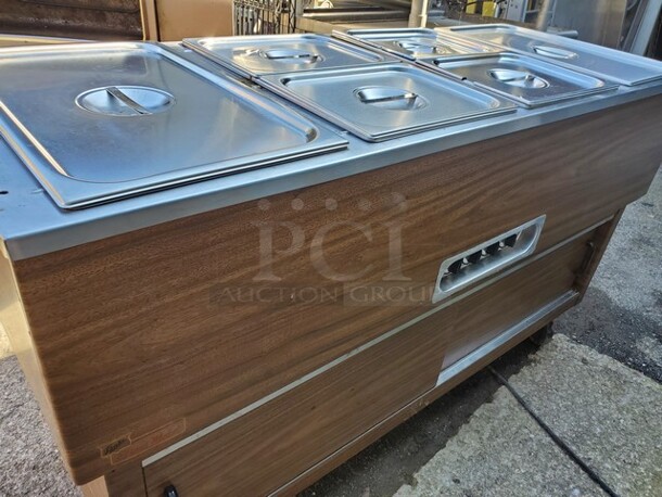 WATERLESS 4 Bay Food Warmer 120Volts
On casters! (Lids not included) - Image 7 of 8