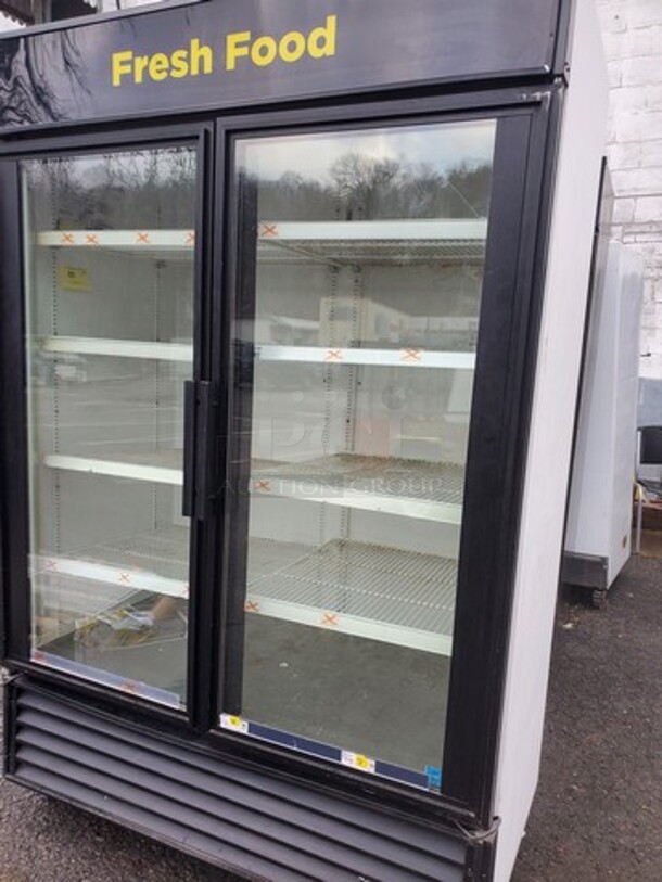 TRUE GDM-49 2 Glass Door Refrigerator 115Volts Tested and Working! Nice condition! 54X30X82 - Image 6 of 6