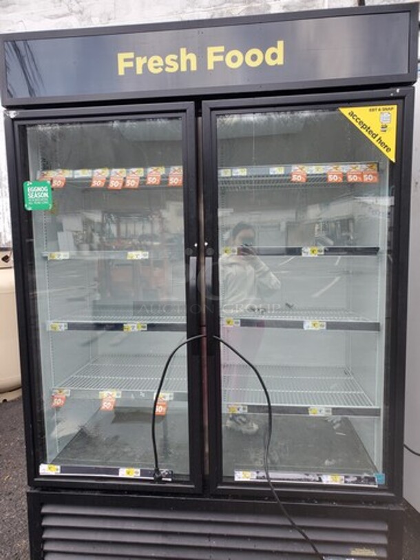 TRUE GDM-49-HC TSL01 2 Glass Door Refrigerator 115Volts Tested and Working! Very Nice condition! 54X30X82 Like New! - Image 3 of 5