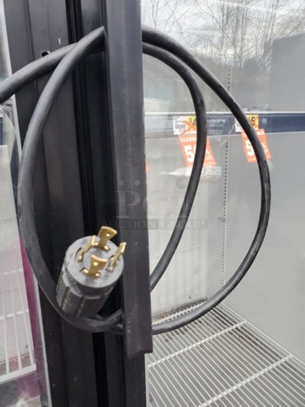 TRUE GDM-49F-LD 2 Glass Door Freezer 115Volts Tested and Working! Very Nice condition! 54X30X82 Like New!  - Image 8 of 8