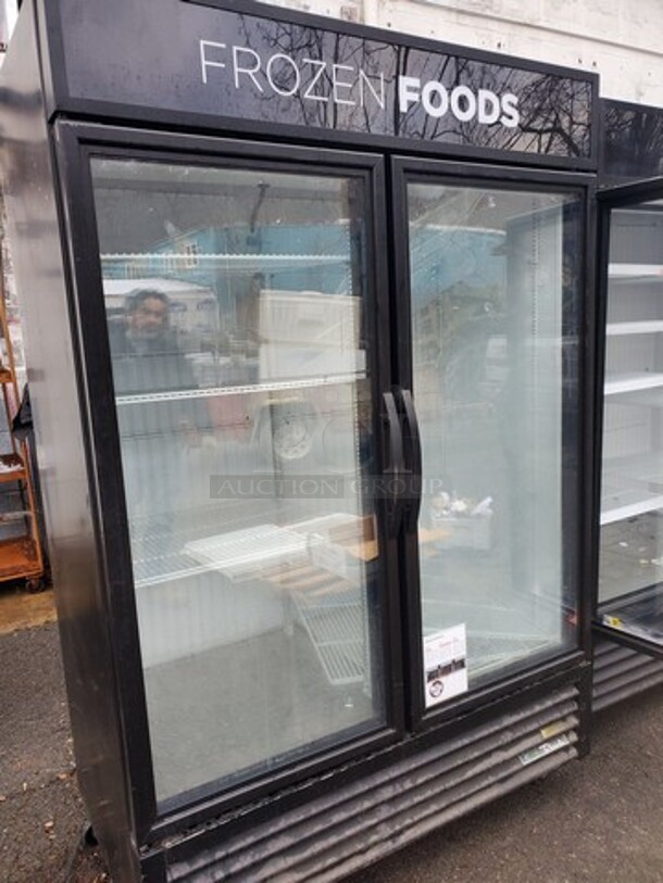 TRUE GDM-49F-HC 2 Glass Door Freezer 115Volts Tested and Working! Very Nice condition! 54X30X82 Like New! - Image 4 of 9