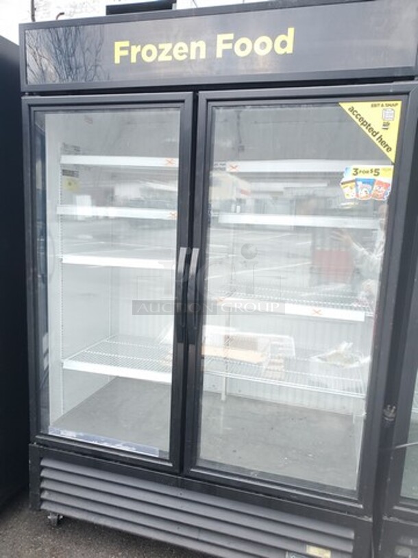 TRUE GDM-49F-HC TSL01 2 Glass Door Freezer 115Volts Tested and Working! Very Nice condition! 54X30X82 Like New! - Image 2 of 4