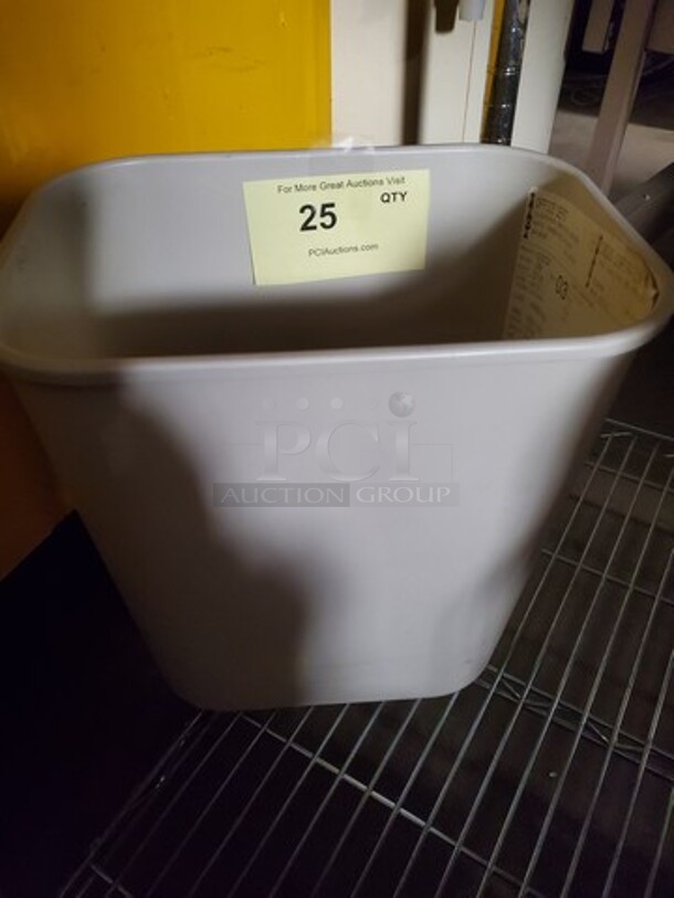 Trash can - Image 2 of 3