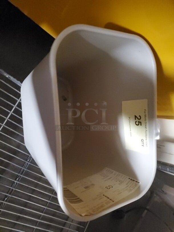 Trash can - Image 3 of 3