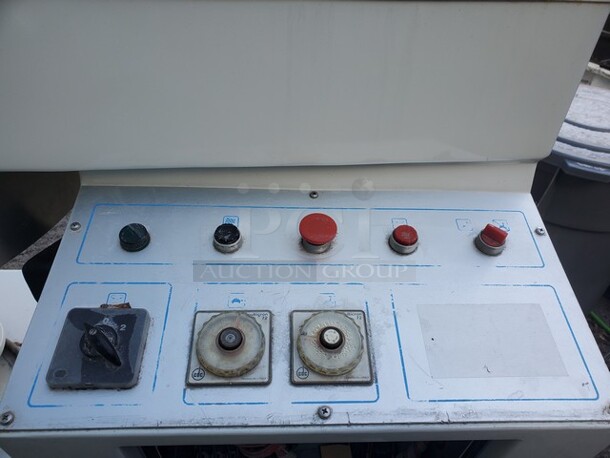 Mixer FL200 200Qt. Bowl hook  included. the mixer is complete all good working condition.  - Image 4 of 6