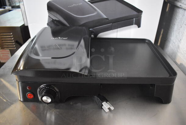 BRAND NEW IN BOX! Nutrichef PKGRIL43.5 Metal Countertop Electric Crepe Maker w/ Press Grill. 120 Volts, 1 Phase. 21x13x15