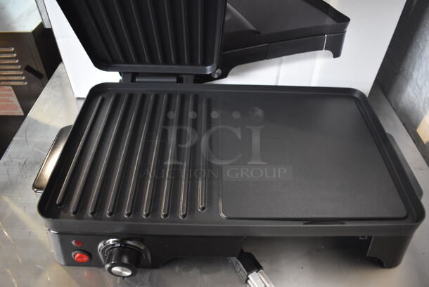 BRAND NEW IN BOX! Nutrichef PKGRIL43.5 Metal Countertop Electric Crepe Maker w/ Press Grill. 120 Volts, 1 Phase. 21x13x15 - Image 6 of 8