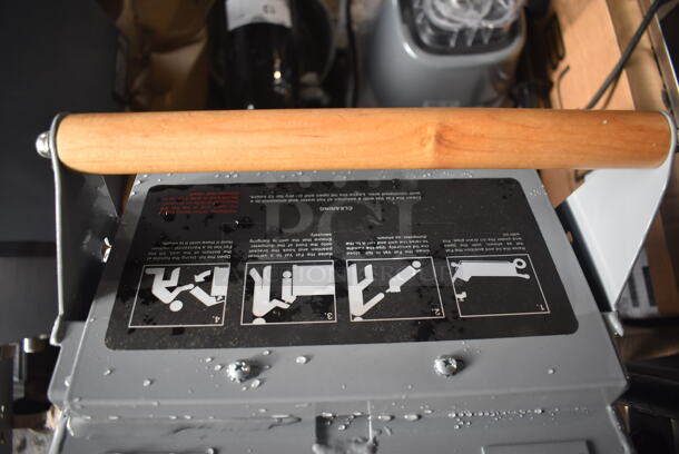 BRAND NEW! Pitco Frialator D9109105 FAT VAT 40 lb. Metal Waste Oil Transport Container. 13x14x35 - Image 4 of 7