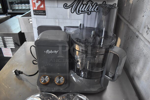 BRAND NEW IN BOX! Nutrichef NCFPG9 Metal Countertop Food Processor w/ S Blade and 2 Grating Blades. 120 Volts, 1 Phase. 12x9x17 - Image 2 of 12