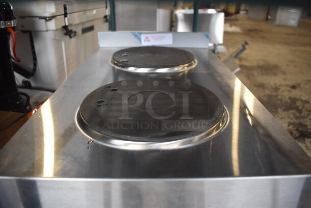 LIKE NEW! Vollrath Cayenne STA8002 Stainless Steel Commercial Countertop Electric Powered 2 Burner Hot Plate Range. Used a Few Times at Trade Show as a Demonstration. 208/240 Volts, 1 Phase. 15x27x12. Tested and Working! - Image 3 of 8