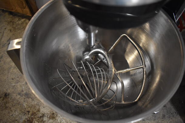BRAND NEW! KitchenAid KSM8990OB Metal Countertop  Bowl Lift 8 Quart Mixer w/ Mixing Bowl, Dough Hook, Paddle and Whisk Attachments. 120 Volts, 1 Phase. 10x17x17. Tested and Working! - Image 3 of 8