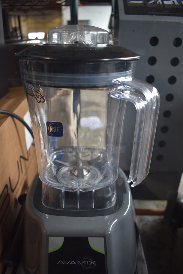 LIKE NEW! AvaMix 928BL2T48 2 hp Metal Commercial Countertop Blender with Toggle Control and 48 oz. Container. Used a Few Times at Trade Show as a Demonstration. 120 Volts, 1 Phase. 8x8x18. Tested and Working! - Image 5 of 7