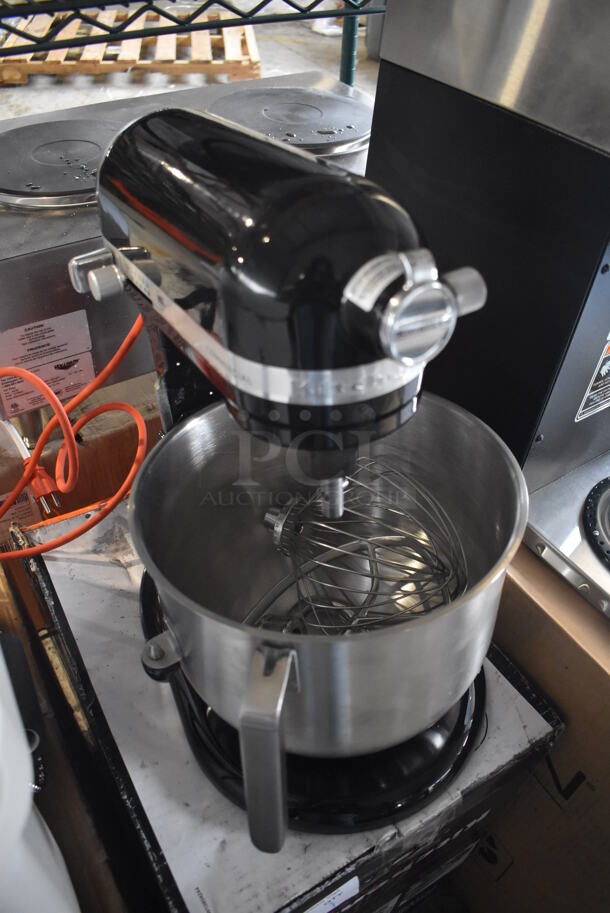 BRAND NEW IN BOX! KitchenAid KSM8990OB Metal Countertop  Bowl Lift 8 Quart Mixer w/ Mixing Bowl, Dough Hook, Paddle and Whisk Attachments. 120 Volts, 1 Phase. 10x17x17. Tested and Working! - Image 4 of 7