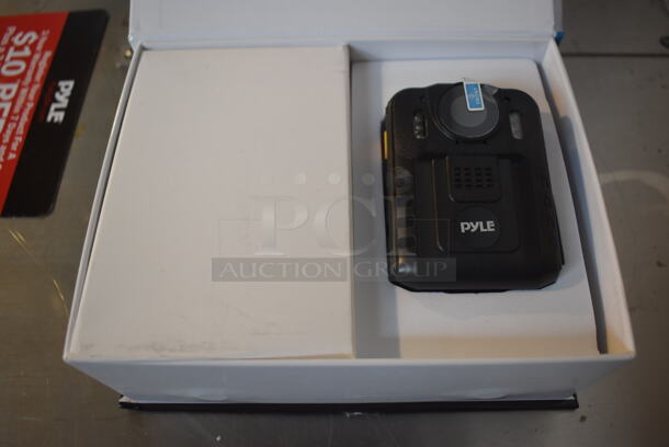 BRAND NEW IN BOX! Pyle PPBCM92 Compact and Portable HD Body Camera. 2.5x3.5x2 - Image 2 of 6