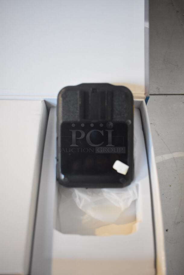 BRAND NEW IN BOX! Pyle PPBCM92 Compact and Portable HD Body Camera. 2.5x3.5x2 - Image 4 of 6