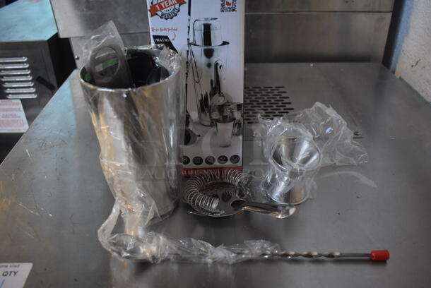 BRAND NEW IN BOX! Nutrichef Metal Mixing Set