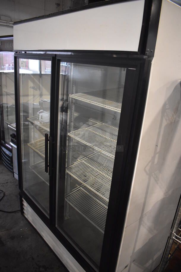 True GDM-49 Metal Commercial 2 Door Reach In Cooler Merchandiser w/ Poly Coated Racks. 115 Volts, 1 Phase. 54x30x79. Tested and Powers On But Does Not Get Cold - Image 3 of 6