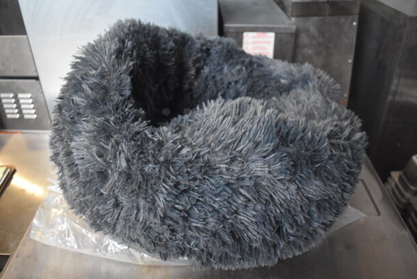 4 BRAND NEW IN BOX! Dorakitten Cat Beds. 18x18x10. 4 Times Your Bid! - Image 1 of 7