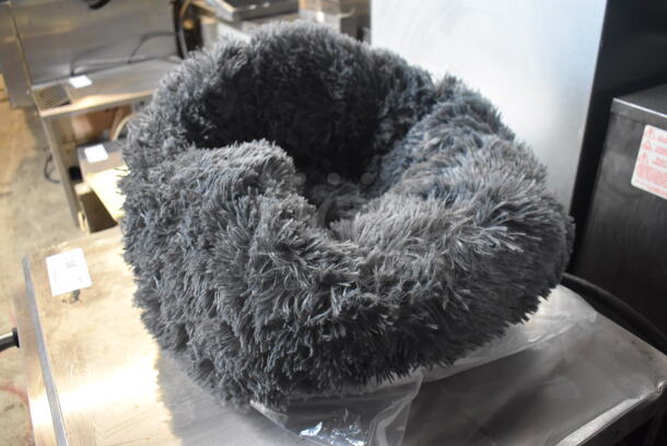 4 BRAND NEW IN BOX! Dorakitten Cat Beds. 18x18x10. 4 Times Your Bid! - Image 2 of 7