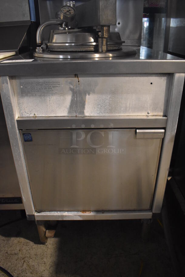 Broaster Broco 12 SE Stainless Steel Commercial Floor Style Natural Gas Powered Pressure Fryer. 62,000 BTU, 24x34x53 - Image 6 of 8