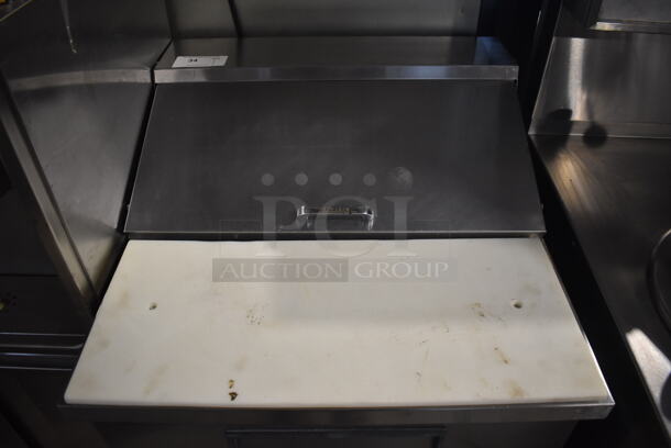 True TSSU-27-8 Stainless Steel Commercial Sandwich Salad Prep Table Bain Marie Mega Top on Commercial Casters. 115 Volts, 1 Phase. 27.5x30x43. Tested and Powers On But Does Not Get Cold - Image 4 of 7