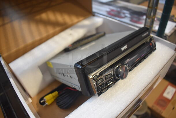 BRAND NEW IN BOX! Pyle PLT85BTCM Bluetooth Headunit Receiver. 7x7.5x3 - Image 3 of 6