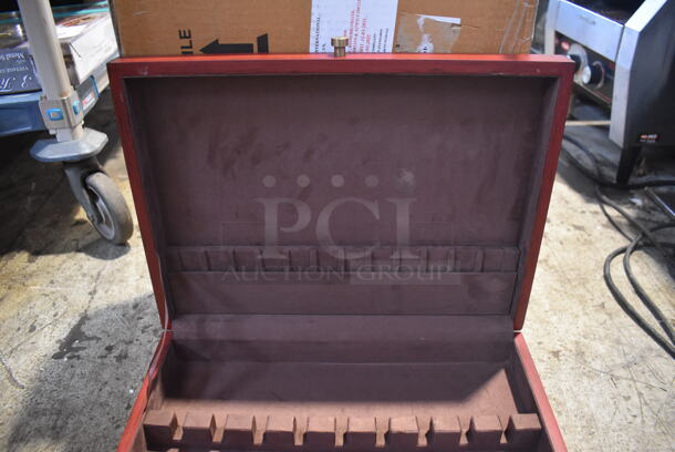 BRAND NEW IN BOX! Wood Pattern Cutlery Box. 15x11x5.5 - Image 4 of 7