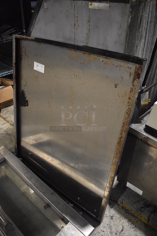 Metal Panel. 37x42x2 - Image 1 of 3