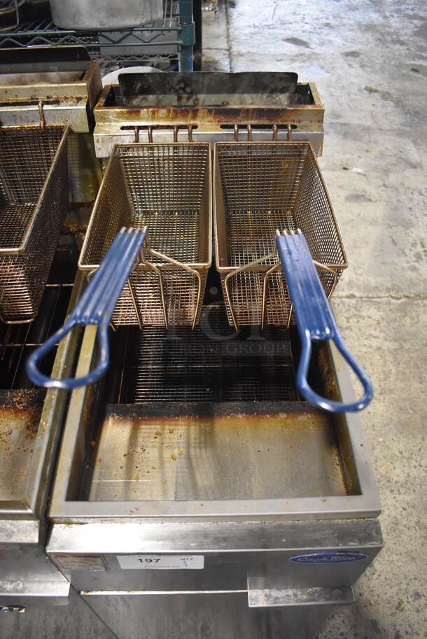 2016 Cook Rite ATFS-50 Stainless Steel Commercial Floor Style Natural Gas Powered Deep Fat Fryer w/ 2 Metal Fry Baskets on Commercial Casters. 136,000 BTU. 15.5x31x45 - Image 4 of 6