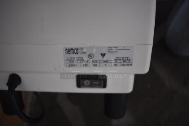 LIKE NEW! 2022 Nemco 55925 ShrimpPro 2000 Power Shrimp Cutter and Deveiner. Used a Few Times at Trade Show as a Demonstration. 120 Volts, 1 Phase. 18x12x12. Tested and Working! - Image 4 of 5