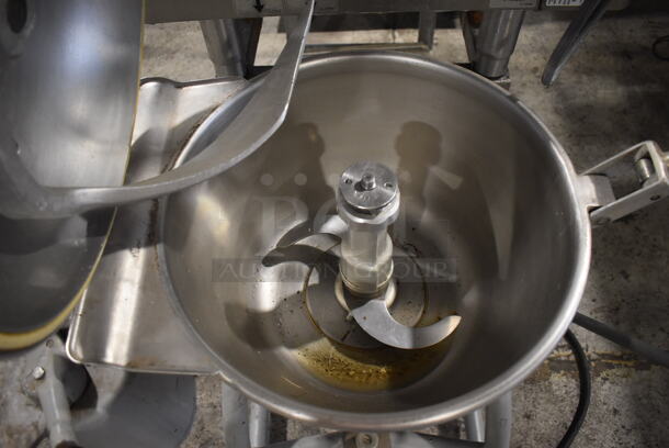 Hobart VCM25 Metal Commercial Floor Style Vertical Cutter Mixer. 208 Volts, 3 Phase. 34x22x46. Unit Was Working When Removed From Restaurant - Image 6 of 10