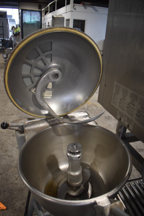 Hobart VCM25 Metal Commercial Floor Style Vertical Cutter Mixer. 208 Volts, 3 Phase. 34x22x46. Unit Was Working When Removed From Restaurant - Image 7 of 10