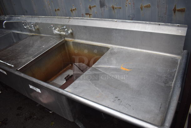 Stainless Steel Commercial 2 Bay Sink w/ Dual Drain Boards, Faucet and 2 Handle Sets. 124x32x45. Bays 22x26x13. Drain Boards 24x29x1 - Image 2 of 5