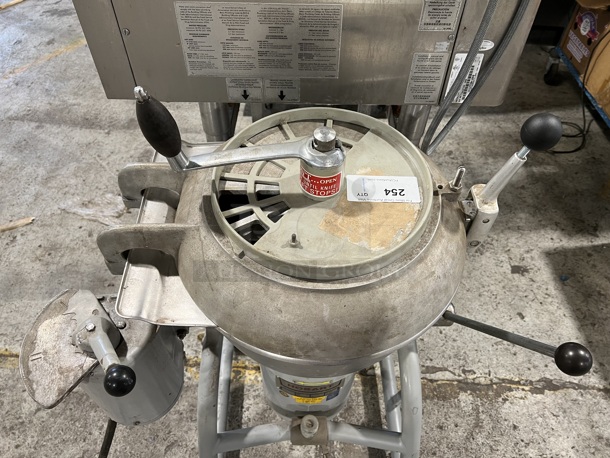 Hobart VCM25 Metal Commercial Floor Style Vertical Cutter Mixer. 208 Volts, 3 Phase. 34x22x46. Unit Was Working When Removed From Restaurant - Image 3 of 10