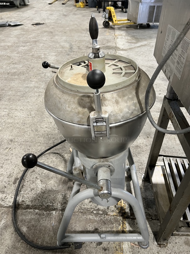 Hobart VCM25 Metal Commercial Floor Style Vertical Cutter Mixer. 208 Volts, 3 Phase. 34x22x46. Unit Was Working When Removed From Restaurant - Image 4 of 10