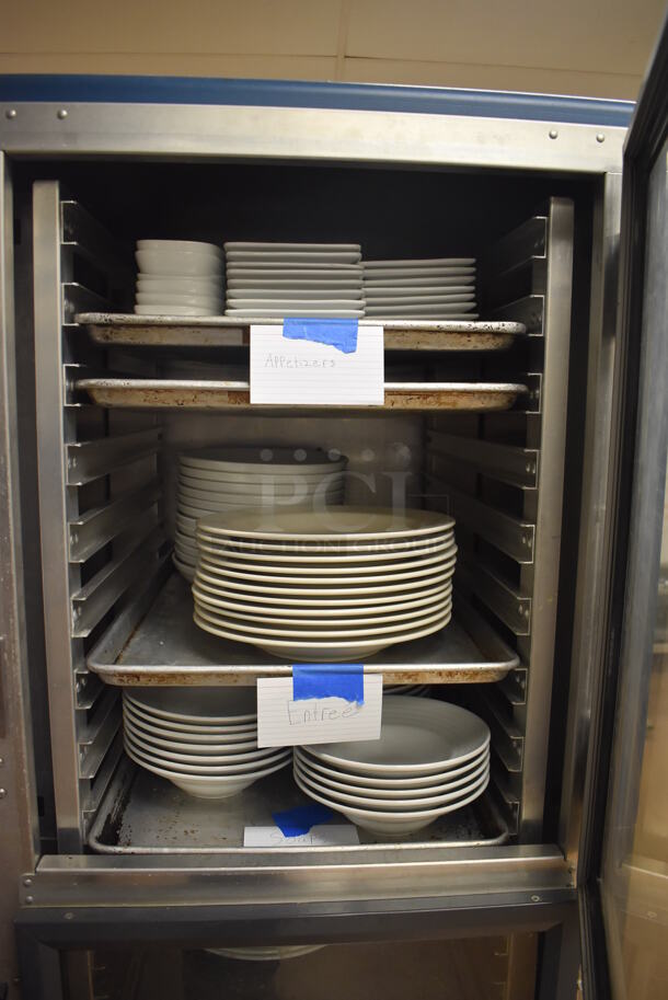 2013 Metro C539-HDC-L-BU Poly Commercial Single Door Reach In Warming Holding Cabinet on Commercial Casters. Comes w/ Various Ceramic Plates. 120 Volts, 1 Phase. 27x32x71. Tested and Working! (Restaurant Kitchen) - Image 4 of 6