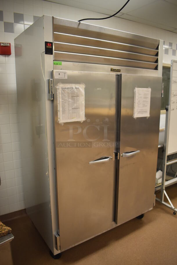 Traulsen G20010 ENERGY STAR Stainless Steel Commercial 2 Door Reach In Cooler w/ Poly Coated Racks on Commercial Casters. Does Not Include Contents. 115 Volts, 1 Phase. 52x35x83.5. Tested and Working! (Pastry Kitchen) - Image 2 of 8