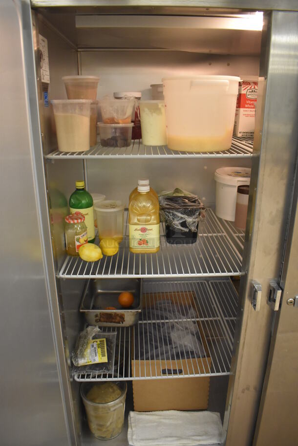 Traulsen G20010 ENERGY STAR Stainless Steel Commercial 2 Door Reach In Cooler w/ Poly Coated Racks on Commercial Casters. Does Not Include Contents. 115 Volts, 1 Phase. 52x35x83.5. Tested and Working! (Pastry Kitchen) - Image 6 of 8