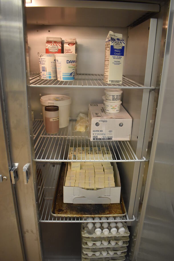 Traulsen G20010 ENERGY STAR Stainless Steel Commercial 2 Door Reach In Cooler w/ Poly Coated Racks on Commercial Casters. Does Not Include Contents. 115 Volts, 1 Phase. 52x35x83.5. Tested and Working! (Pastry Kitchen) - Image 7 of 8