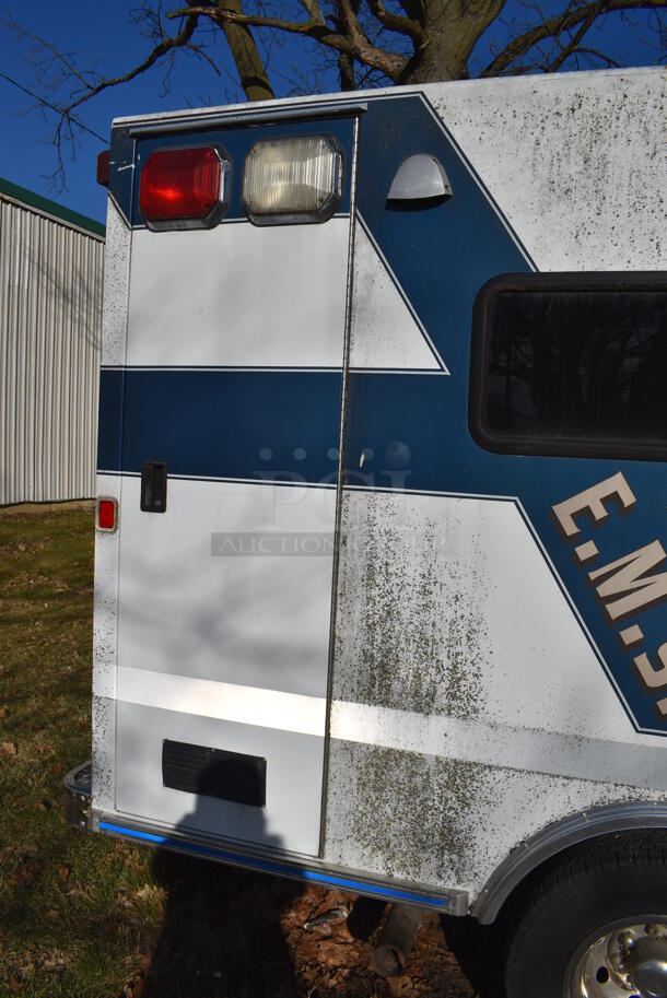 Ford Braun E Super Duty Power Stroke Diesel Powered Ambulance. Does Not Have Title. Vehicle Does Not Work - Will Need To Be Towed Away. See Lot 506 For Additional Pictures - Image 10 of 12