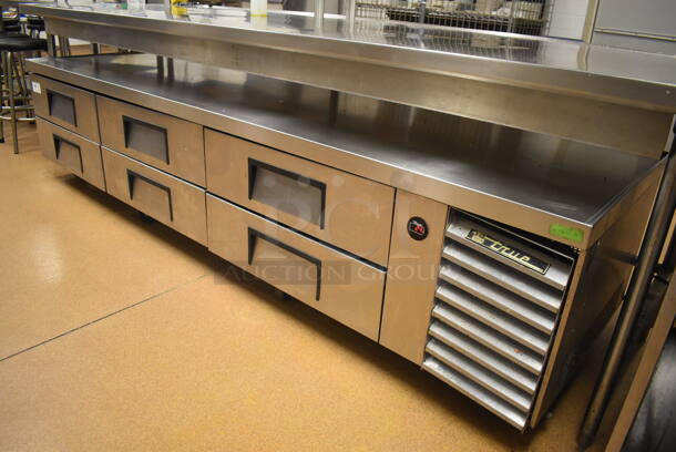 True Stainless Steel Commercial 6 Drawer Chef Base on Commercial Casters. 115 Volts, 1 Phase. 110x30.5x25.5. Tested and Working! (Restaurant Kitchen) - Image 4 of 7