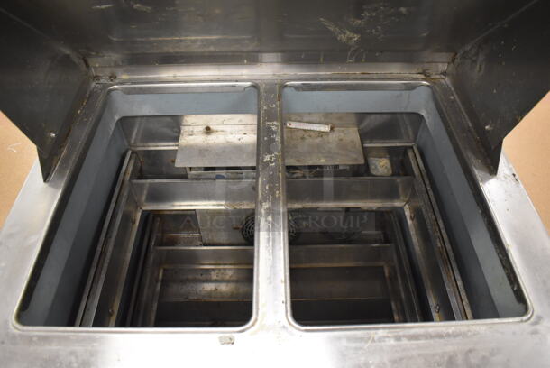 Delfield D4032 Stainless Steel Commercial Sandwich Salad Prep Table Mega Top w/ 2 Drawers. 115 Volts, 1 Phase. 32x30x48. Tested and Working! (Education Kitchen 2) - Image 4 of 8