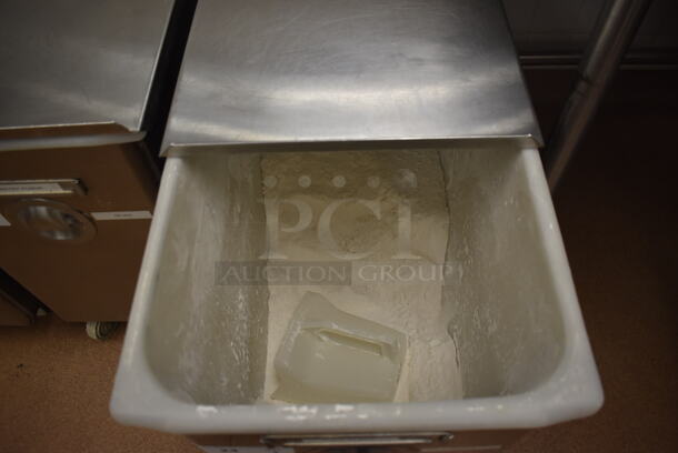 Win-holt Stainless Steel Commercial Ingredient Bin w/ Lid on Commercial Casters. 15.5x27.5x27.5. (Pastry Kitchen) - Image 4 of 4